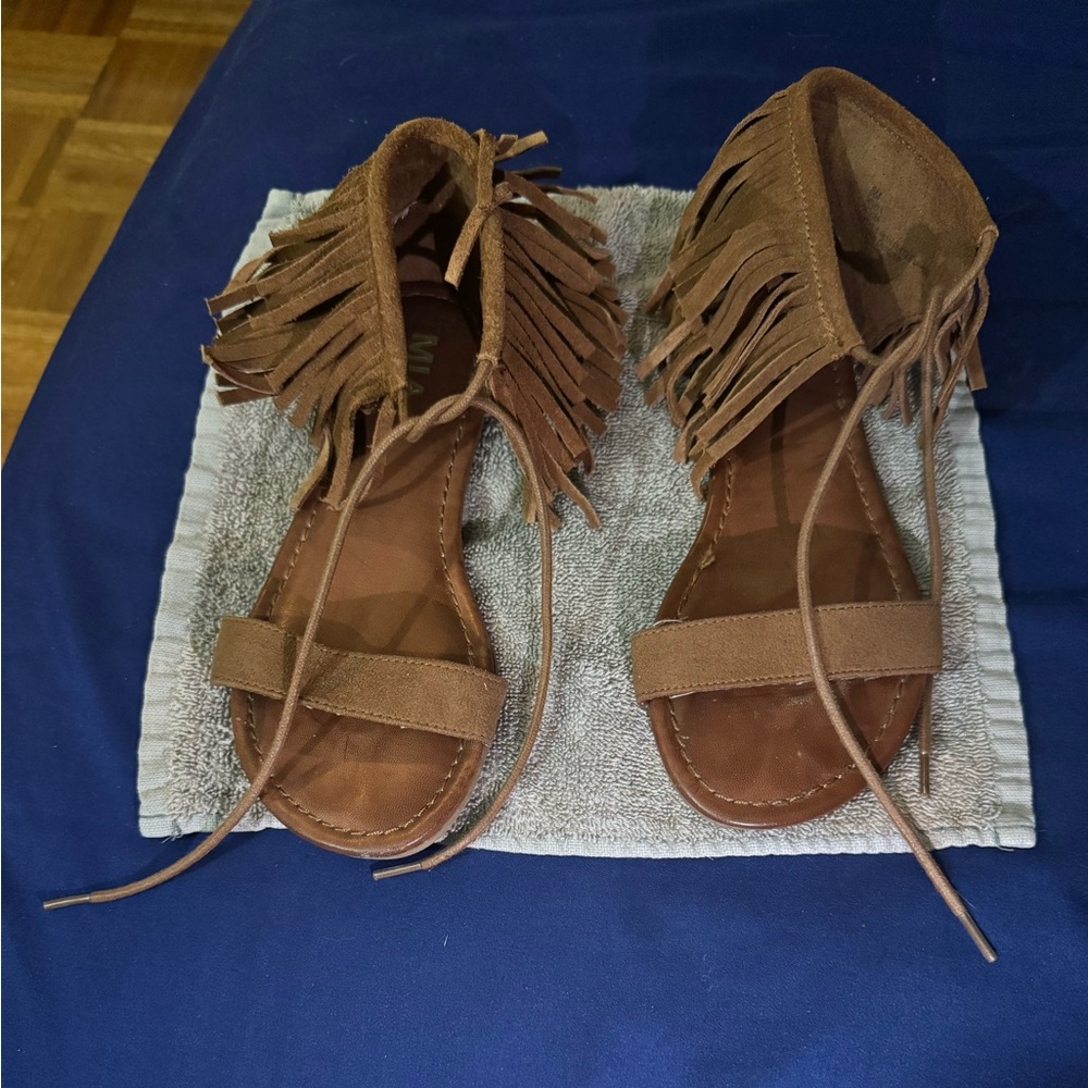 Fringe/Tassel Brown Suede Sandals // Size 8